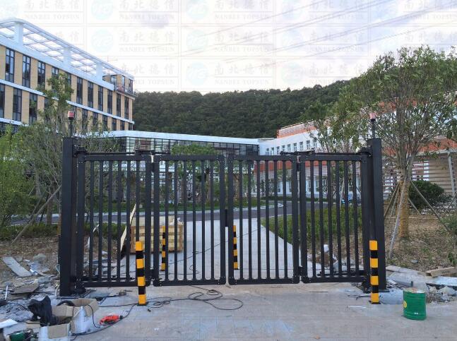 臺州二電廠采用了南北德信智能懸折門-開泰-DD4A(黑)